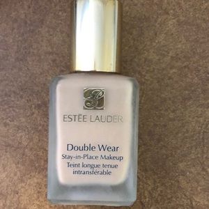 Estée Lauder double wear foundation
